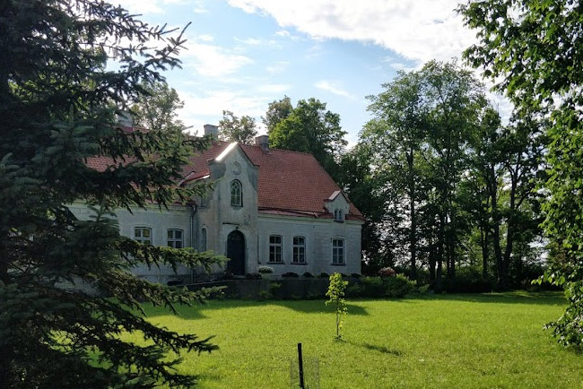View of Hatu Manor from the park area
